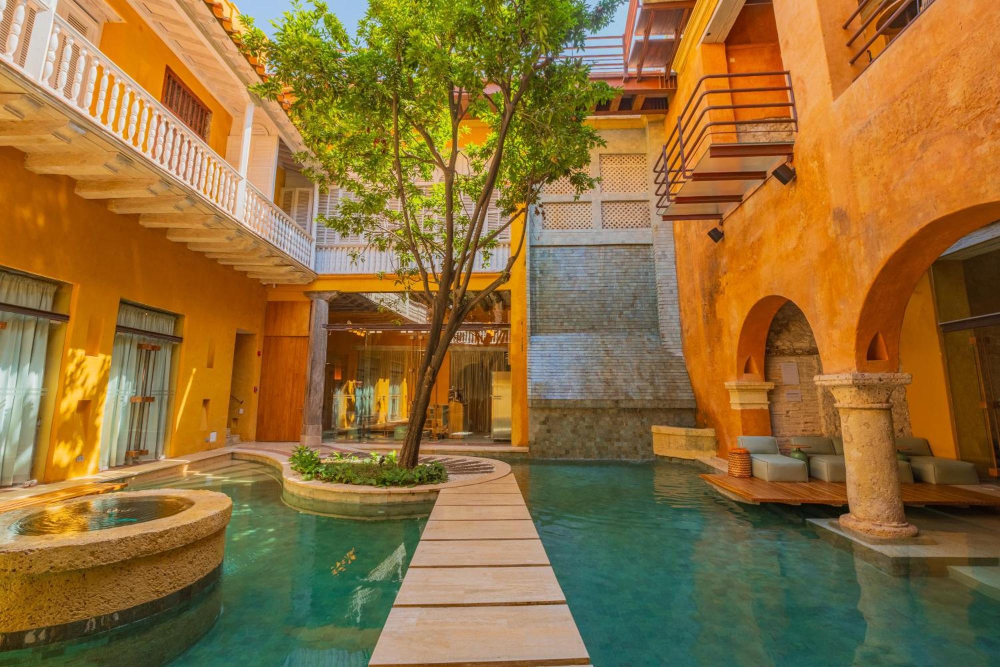 Casa Pombo Hotel